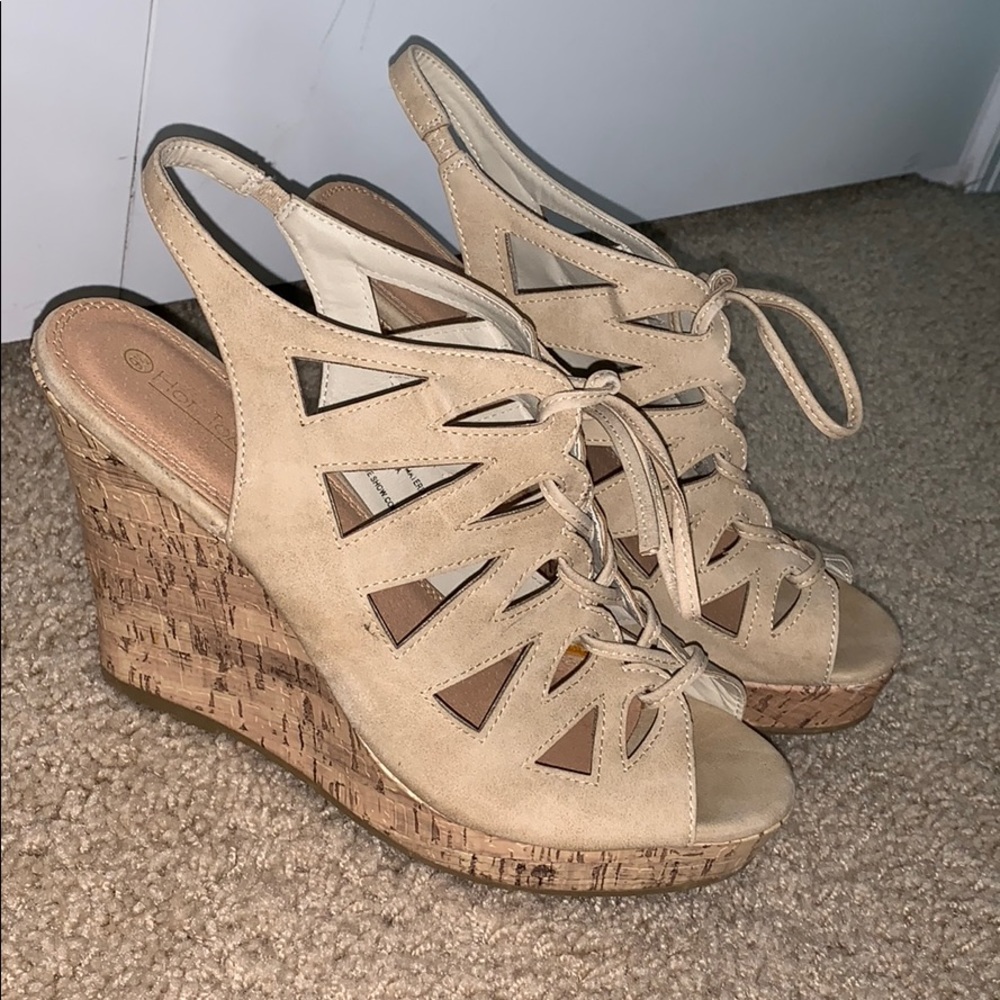Nude Wedges